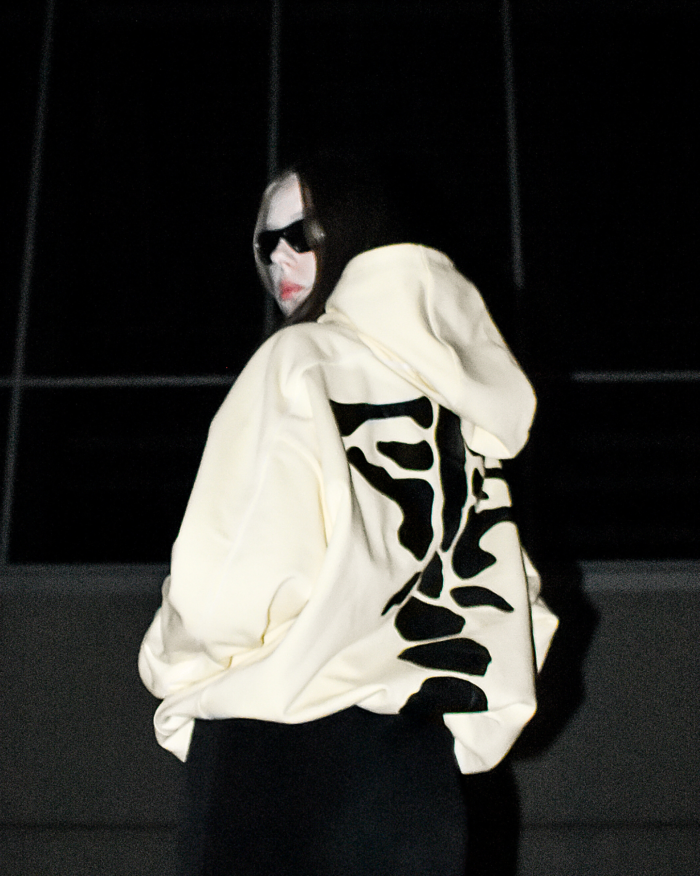 spine_hoodie.beige
