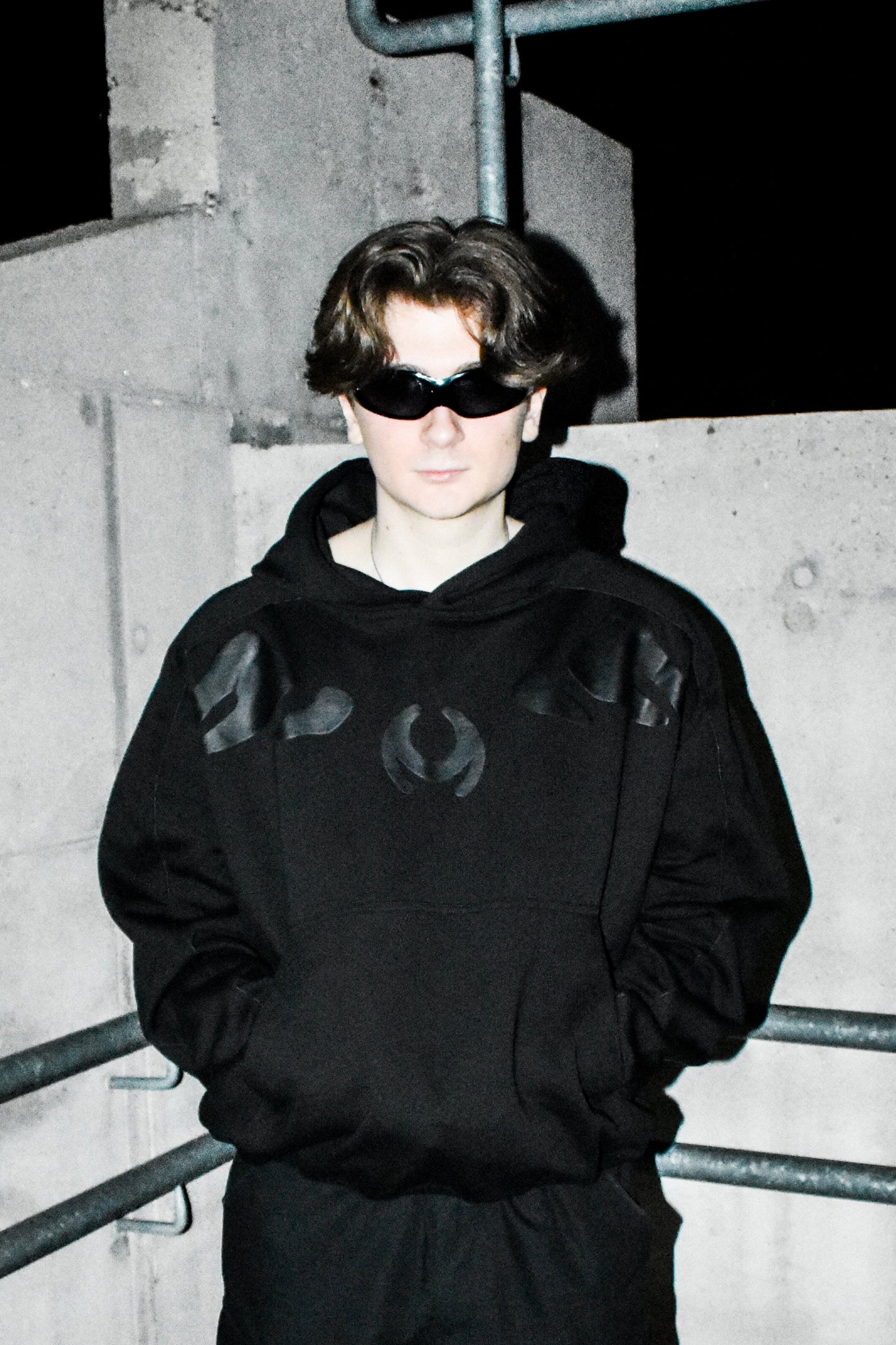 spine_hoodie.black