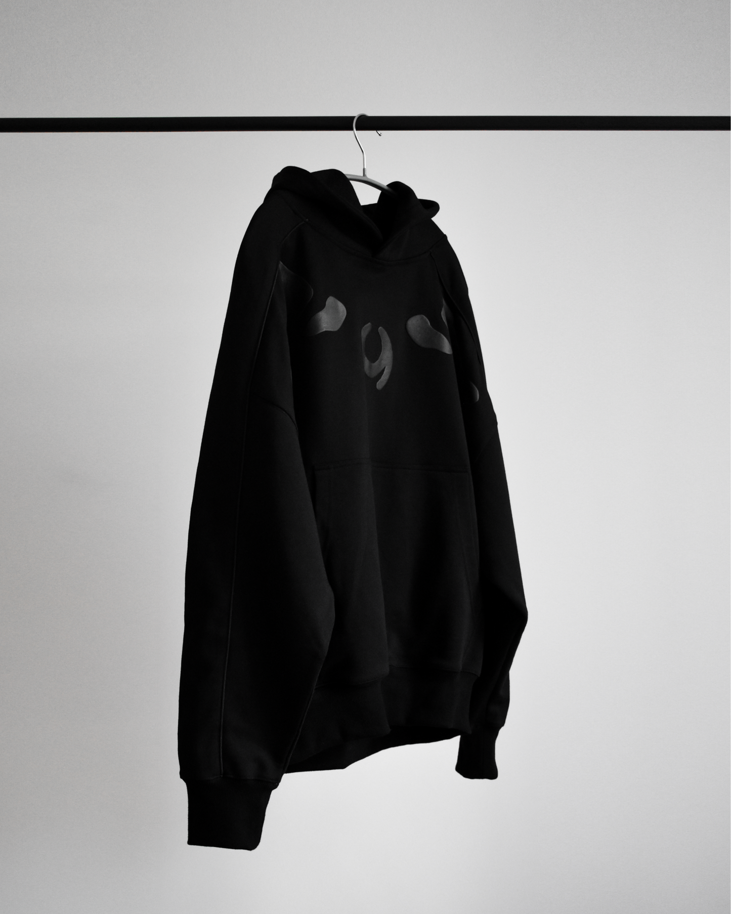 spine_hoodie.black